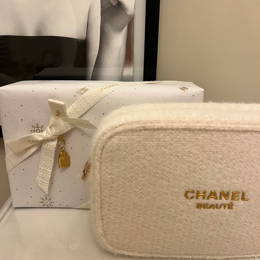 Chanel holiday makeup bag NIB